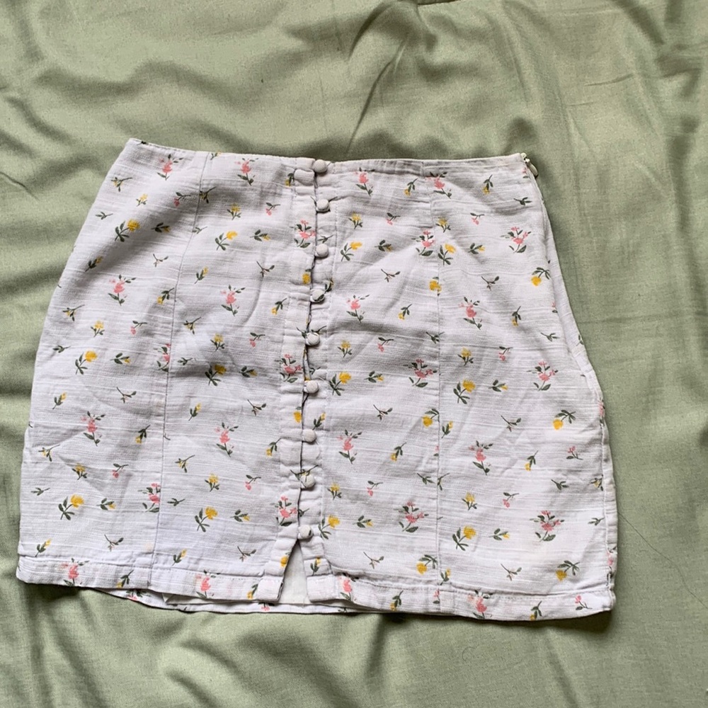 floral print white size snall mini skirt